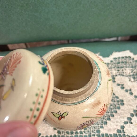 nbn tan flowered tea jar - Picture 5 of 5